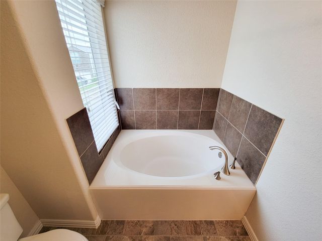 5209 Dauntless Drive, Houston, TX 77066