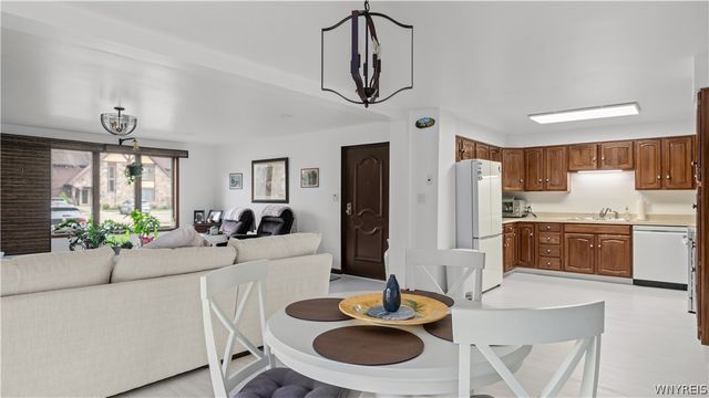 5291 Chestnut Ridge Road D, Orchard Park, NY 14127