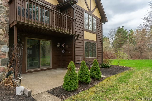 5291 Chestnut Ridge Road D, Orchard Park, NY 14127