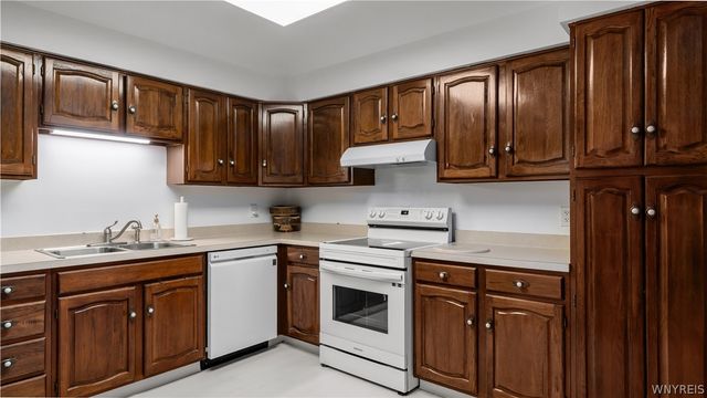 5291 Chestnut Ridge Road D, Orchard Park, NY 14127