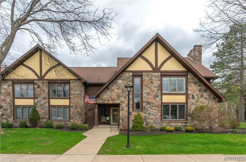 5291 Chestnut Ridge Road D, Orchard Park, NY 14127