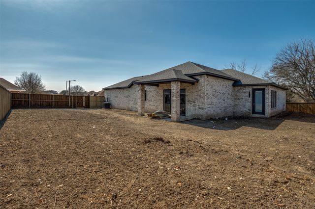 903 Urban Drive, Desoto, TX 75115
