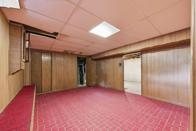 931 N Valleyview, Wichita, KS 67212