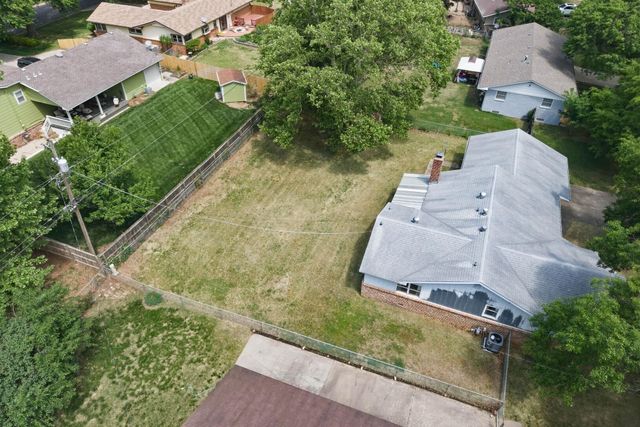 931 N Valleyview, Wichita, KS 67212