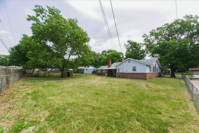 931 N Valleyview, Wichita, KS 67212