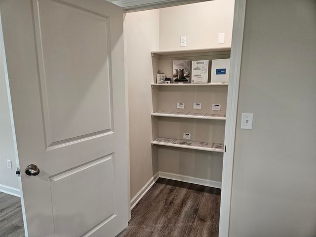 1013 N Forestview St, Wichita, KS 67235