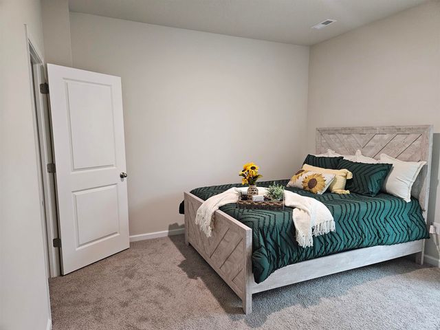 1013 N Forestview St, Wichita, KS 67235