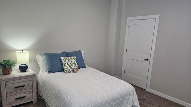 1013 N Forestview St, Wichita, KS 67235