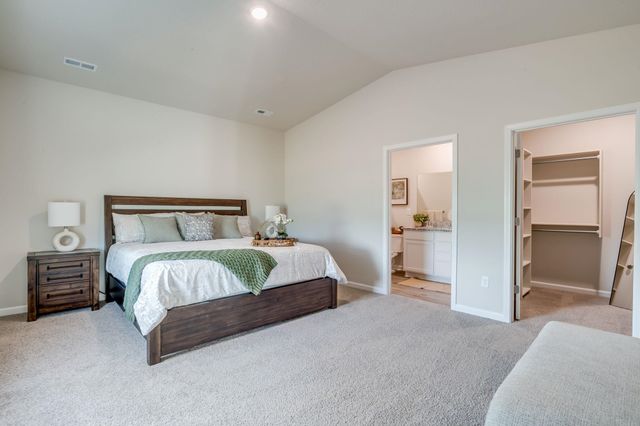 1013 N Forestview St, Wichita, KS 67235