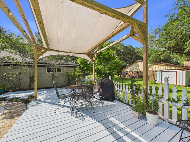 3037 County Road 536, Alvin, TX 77511