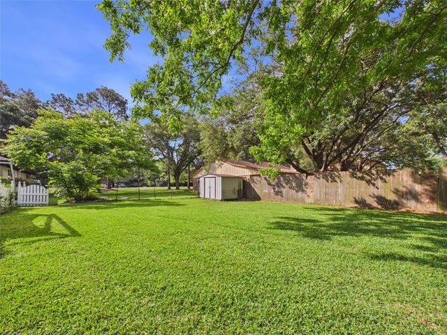 3037 County Road 536, Alvin, TX 77511
