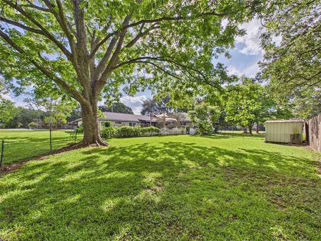 3037 County Road 536, Alvin, TX 77511