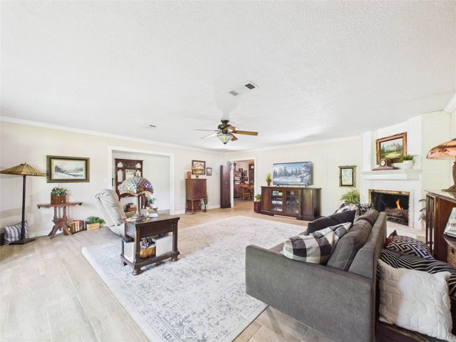 3037 County Road 536, Alvin, TX 77511