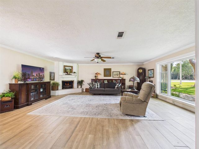 3037 County Road 536, Alvin, TX 77511