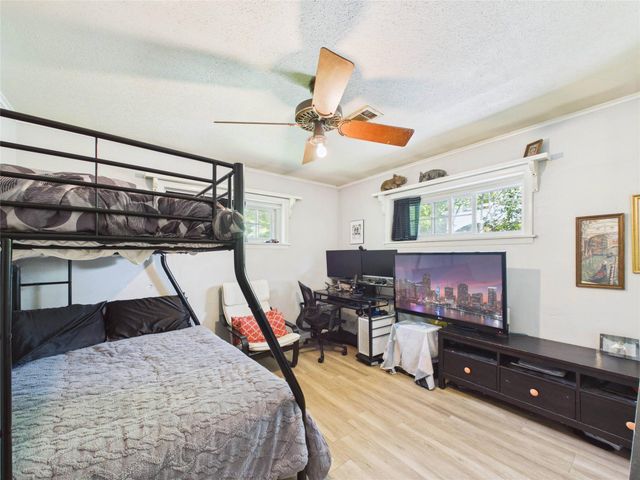3037 County Road 536, Alvin, TX 77511