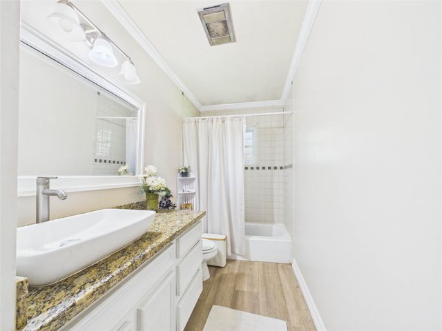 3037 County Road 536, Alvin, TX 77511