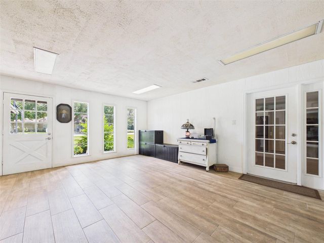 3037 County Road 536, Alvin, TX 77511
