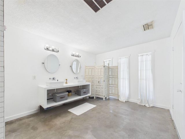 3037 County Road 536, Alvin, TX 77511