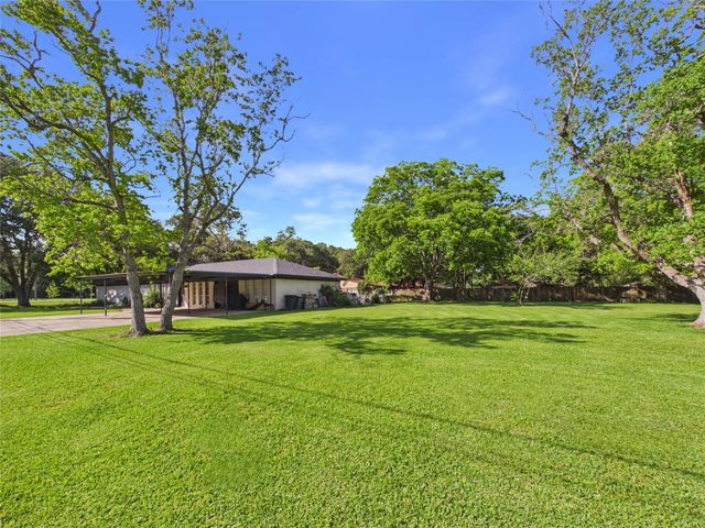 3037 County Road 536, Alvin, TX 77511