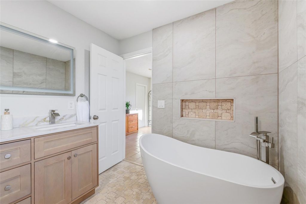 Image 15 of property listing at 201 DUNKIRK ROAD, Oldsmar, FL 34677