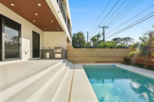 1321 NE 13th Ave, Fort Lauderdale, FL 33304