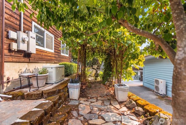 2815 SW 109th Street, Seattle, WA 98146