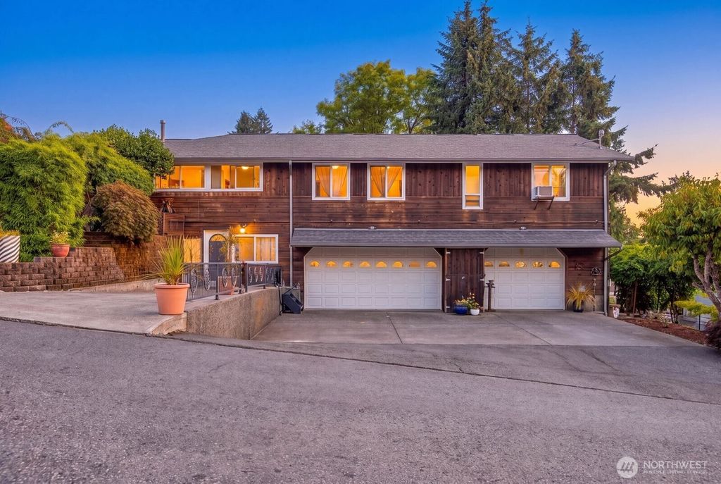 2815 SW 109th Street, Seattle, WA 98146