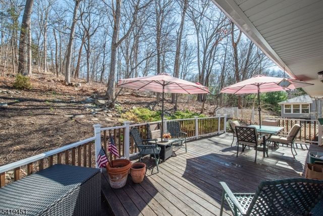 103 Cedar Rd, Ringwood Boro, NJ 07456