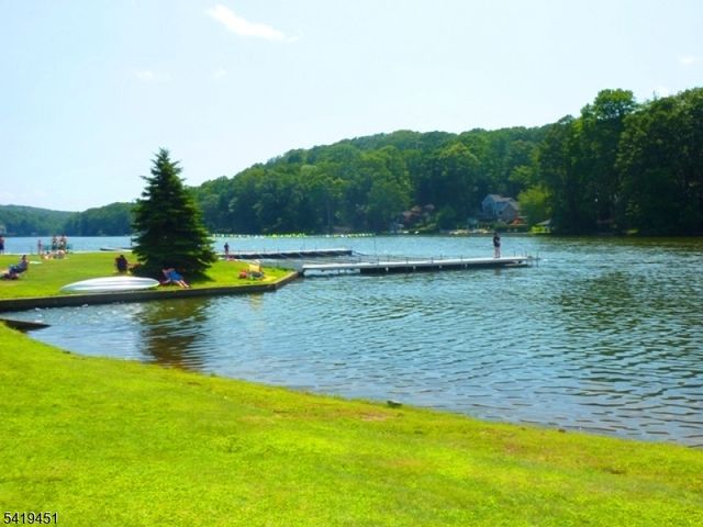 103 Cedar Rd, Ringwood Boro, NJ 07456