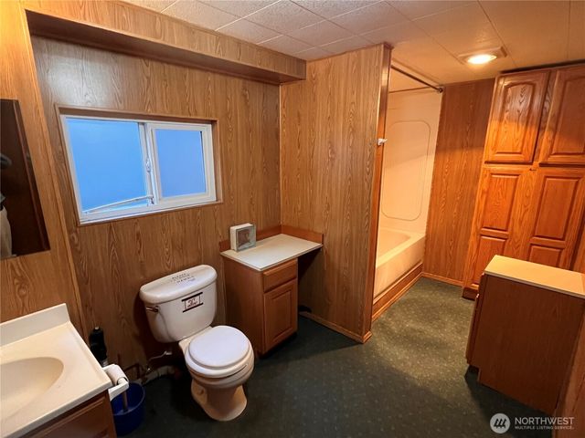 1612 N 50th Street, Seattle, WA 98103