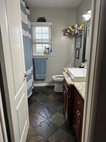 2936 N Spalding Avenue, Fresno, CA 93703