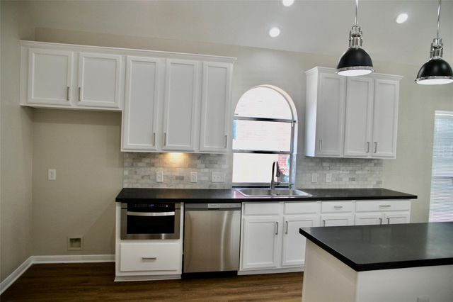 3410 Farnham Circle, Pearland, TX 77584