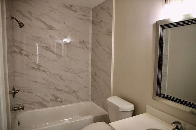 3410 Farnham Circle, Pearland, TX 77584