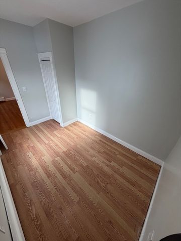 83 Chelsea 3, Boston, MA 02128