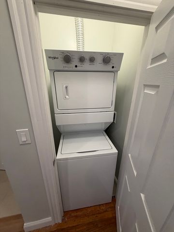 83 Chelsea 3, Boston, MA 02128