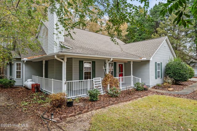 126 W Shenandoah Road, Seven Lakes, NC 27376