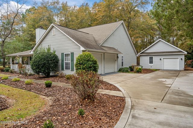 126 W Shenandoah Road, Seven Lakes, NC 27376