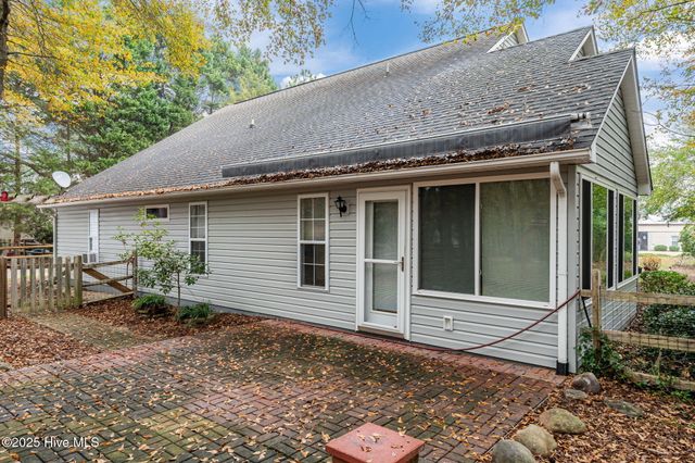 126 W Shenandoah Road, Seven Lakes, NC 27376