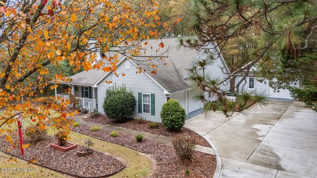126 W Shenandoah Road, Seven Lakes, NC 27376