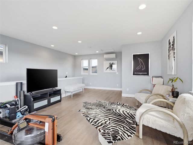 46 S Oneida Street, Denver, CO 80230