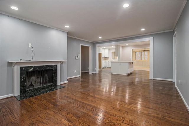 18 Glenald Way NW, Atlanta, GA 30327