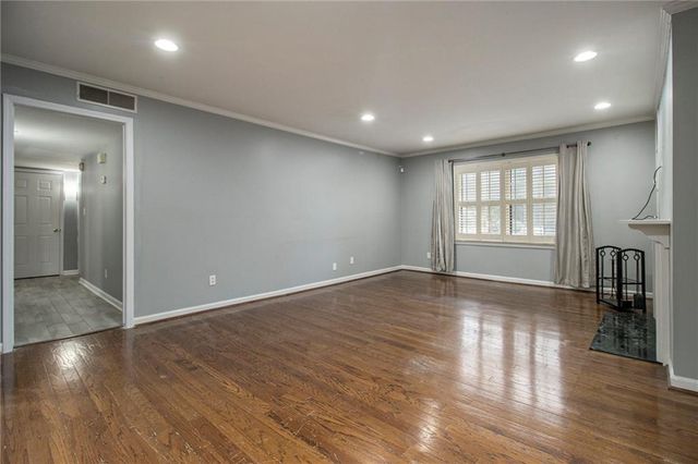 18 Glenald Way NW, Atlanta, GA 30327