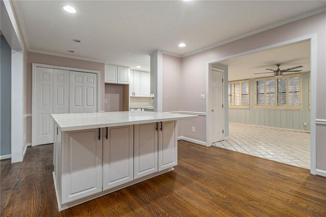 18 Glenald Way NW, Atlanta, GA 30327