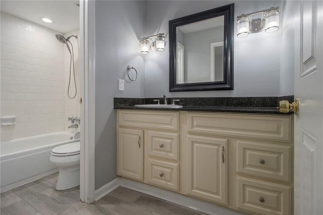 18 Glenald Way NW, Atlanta, GA 30327