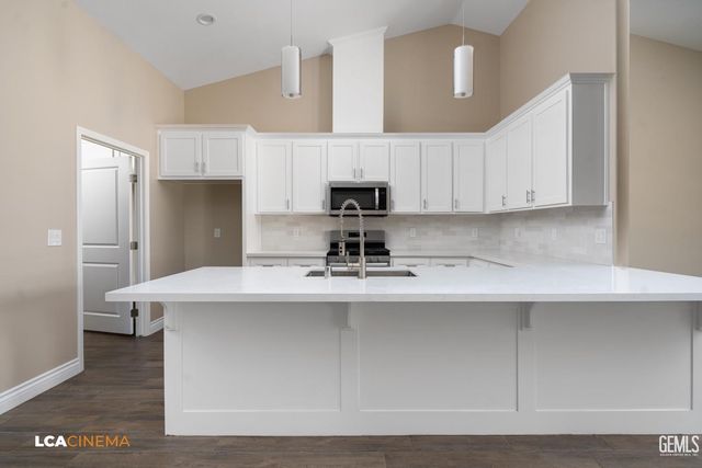 716 Sammy Way, Shafter, CA 93263