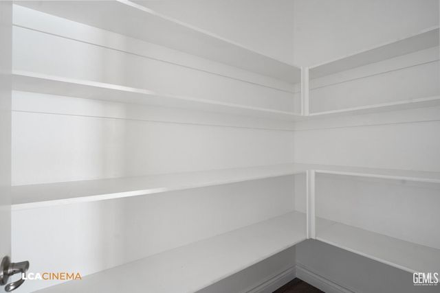 716 Sammy Way, Shafter, CA 93263