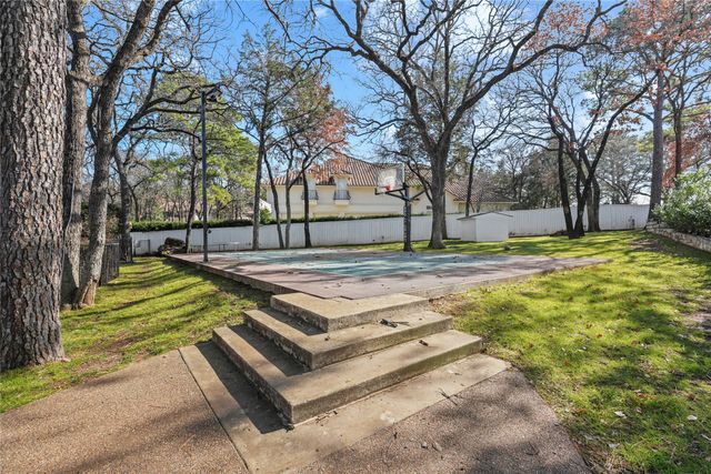 1804 Larkspur Court, Southlake, TX 76092