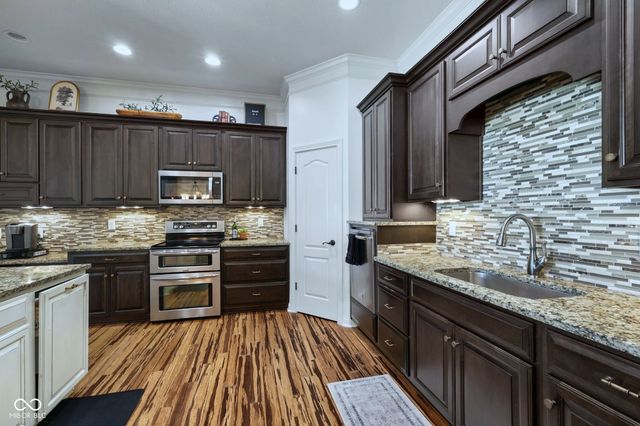 1772 Calvert Farms Drive, Greenwood, IN 46143