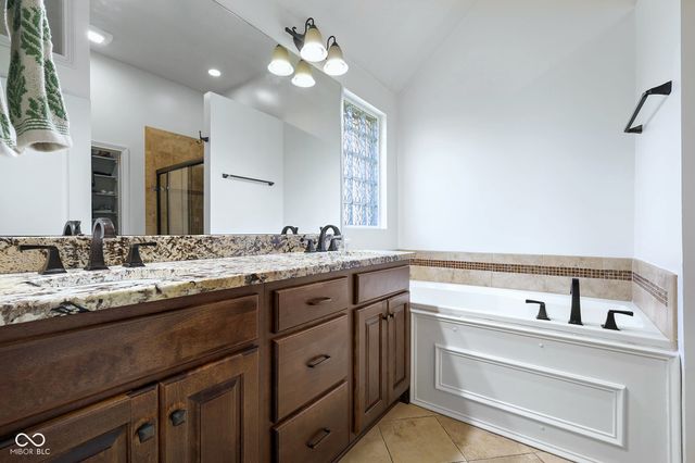 1772 Calvert Farms Drive, Greenwood, IN 46143