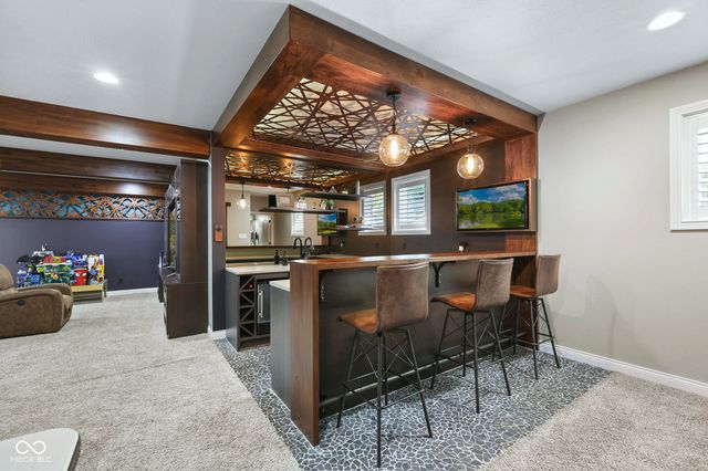 1772 Calvert Farms Drive, Greenwood, IN 46143
